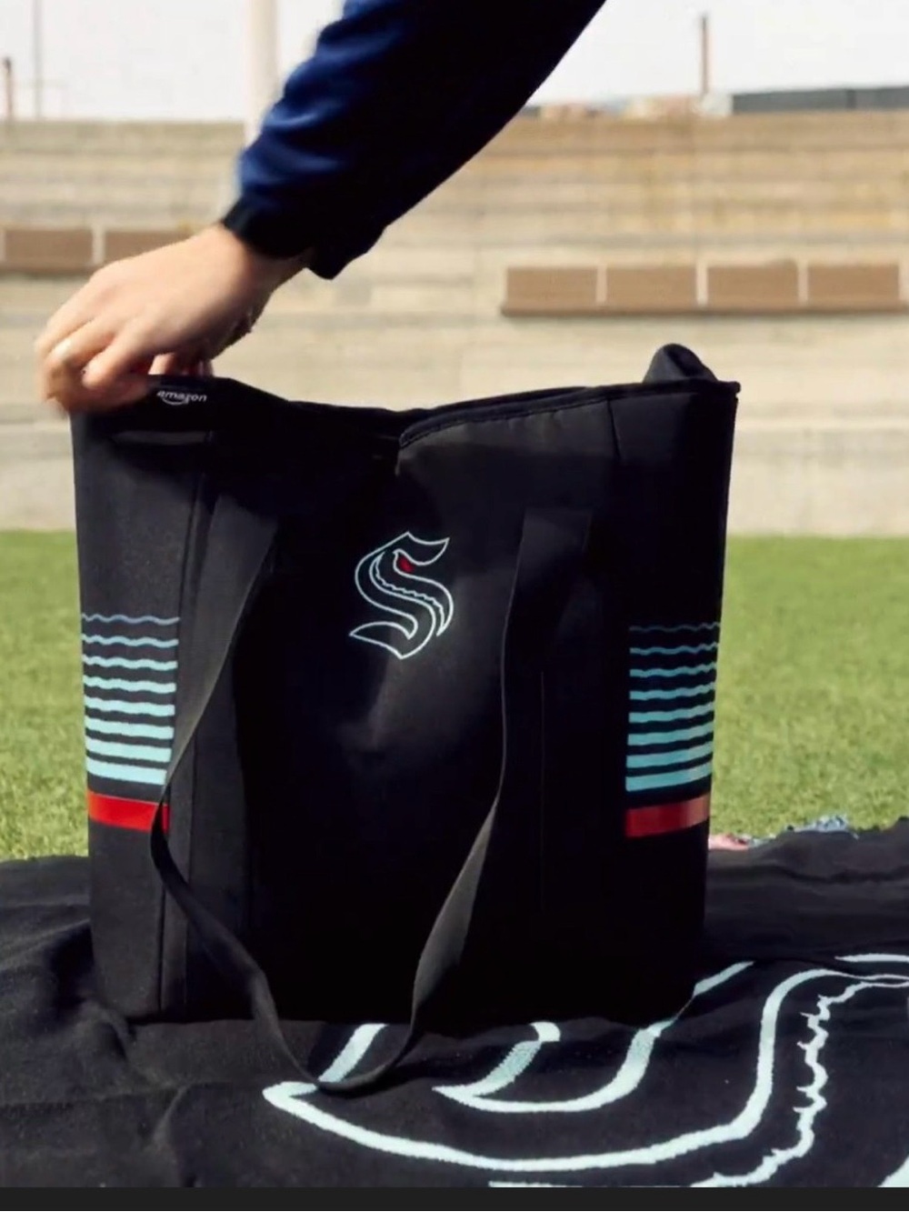 NWT Seattle Kraken Cooler Backpack
